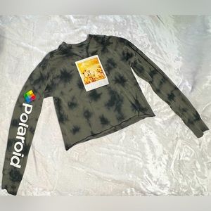 Gray Polaroid tie-dye crop top long sleeve with flower picture on front. Size S.